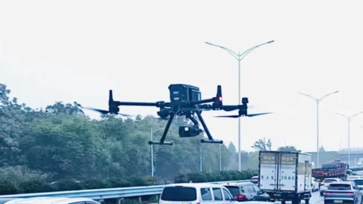 Trung Quốc dùng Drone để giám sát giao thông