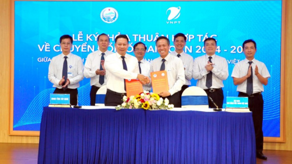 Buổi ký kết hợp tác giữa VNPT và UBND tỉnh Tây Ninh